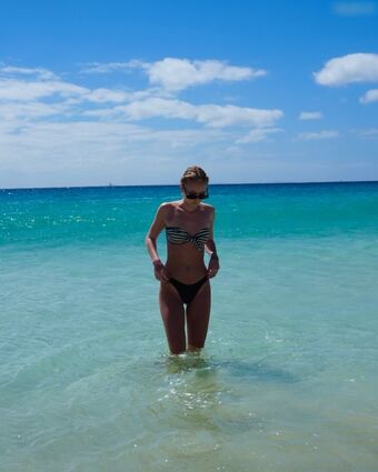 Iza and Elle Photo Fuites Nudes OnlyFans 21