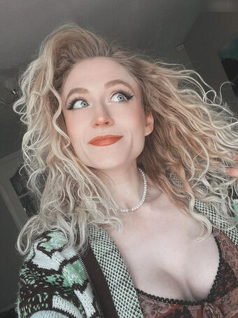 Janet Devlin