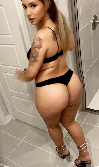 Jayde Lovey Photo Fuites Nudes OnlyFans 24