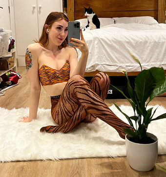 jizzoverjess