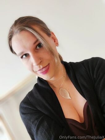julia.x Photo Fuites Nudes OnlyFans 1