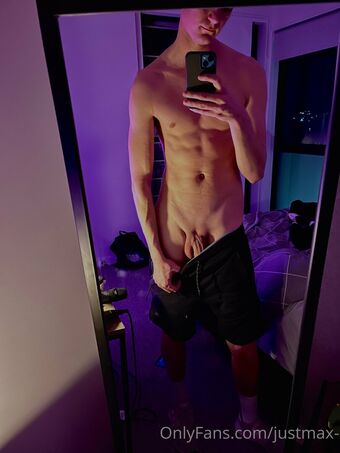 justmax- Photo Fuites Nudes OnlyFans 3