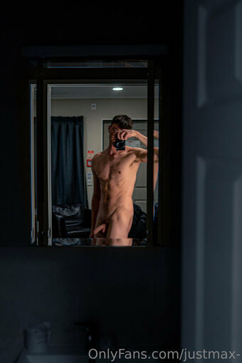 justmax- Photo Fuites Nudes OnlyFans 4