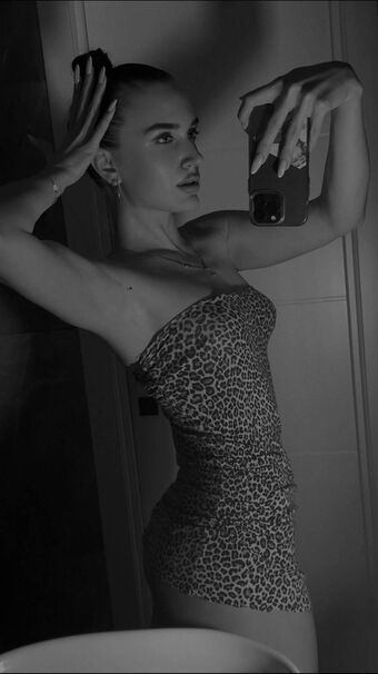 Karinator Photo Fuites Nudes OnlyFans 6