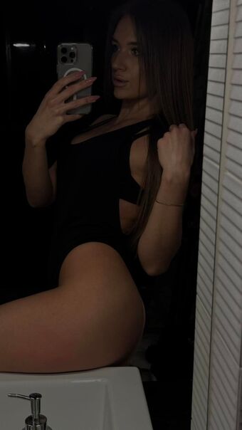 Karinator Photo Fuites Nudes OnlyFans 7