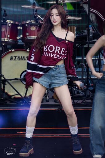 Kazuha Nakamura 中村 一葉