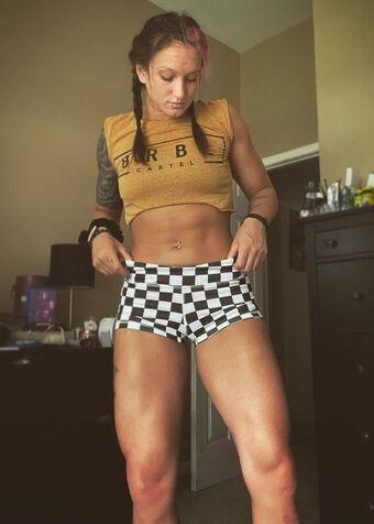 krisstatlander Photo Fuites Nudes OnlyFans 14