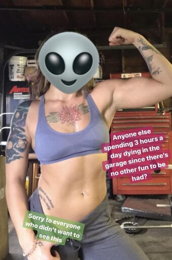 krisstatlander Photo Fuites Nudes OnlyFans 16