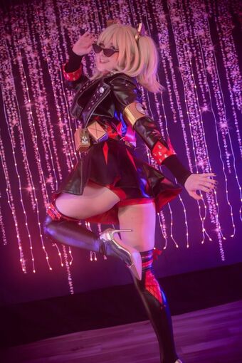 Labinnak Mangoloo Cosplay