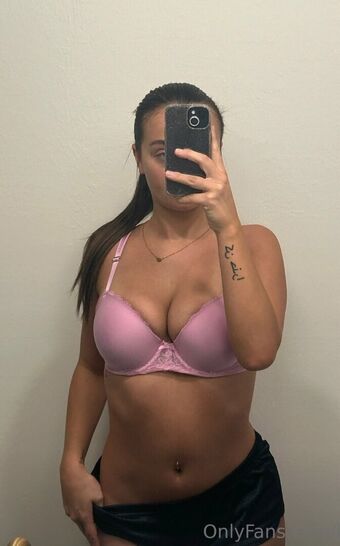 Laina Bell Photo Fuites Nudes OnlyFans 24