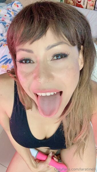laratinelli Photo Fuites Nudes OnlyFans 27