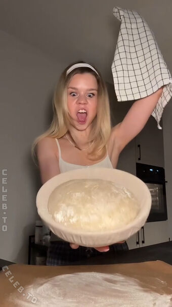 Lea Peach Photo Fuites Nudes OnlyFans 403