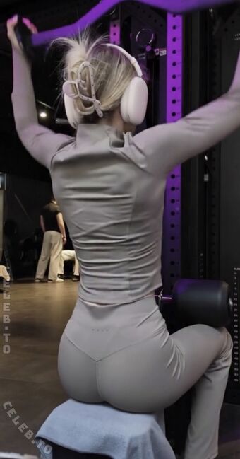 Lea Peach Photo Fuites Nudes OnlyFans 409