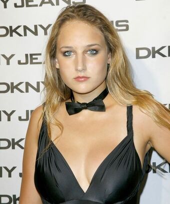 Leelee Sobieski