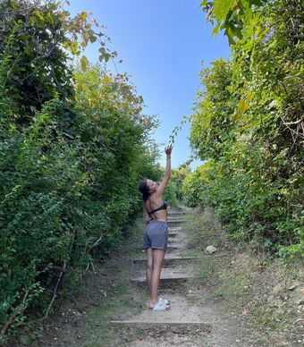 Leilani Azalea Photo Fuites Nudes OnlyFans 33