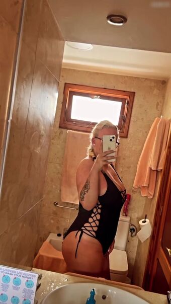 lenakpl23 Photo Fuites Nudes OnlyFans 29
