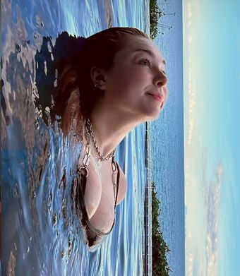 Lila Lacombe Photo Fuites Nudes OnlyFans 18