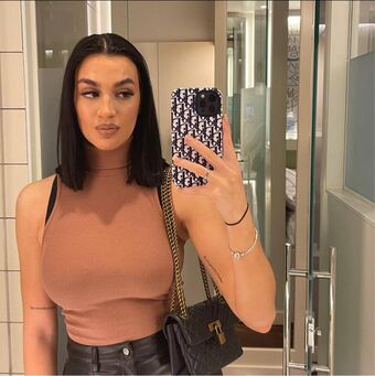 Lilly Walker Photo Fuites Nudes OnlyFans 1