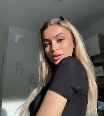 Linabmn Photo Fuites Nudes OnlyFans 9