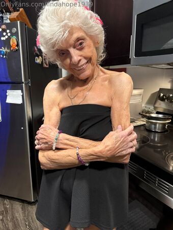 lindahope1939 Photo Fuites Nudes OnlyFans 82