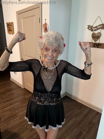 lindahope1939 Photo Fuites Nudes OnlyFans 84