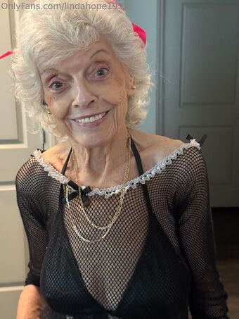 lindahope1939 Photo Fuites Nudes OnlyFans 85