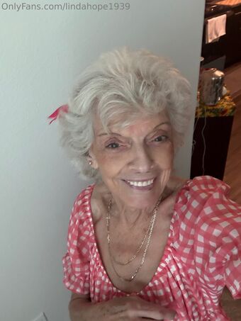 lindahope1939 Photo Fuites Nudes OnlyFans 86