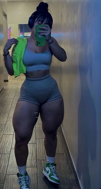 Linnnna Linnnna Photo Fuites Nudes OnlyFans 3