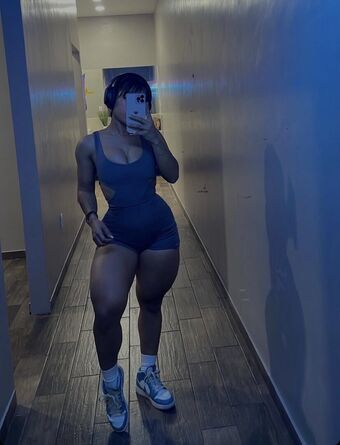 Linnnna Linnnna Photo Fuites Nudes OnlyFans 4