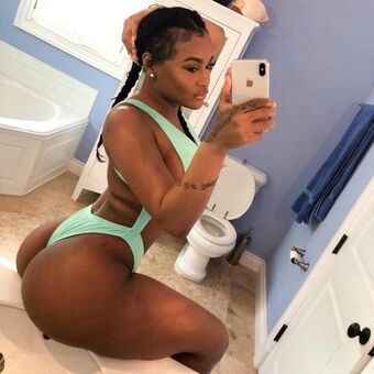 Lira Galore
