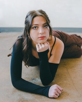 Lizzy Mcalpine