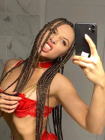 lllisha Photo Fuites Nudes OnlyFans 37