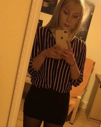 Lucy Cox Photo Fuites Nudes OnlyFans 20