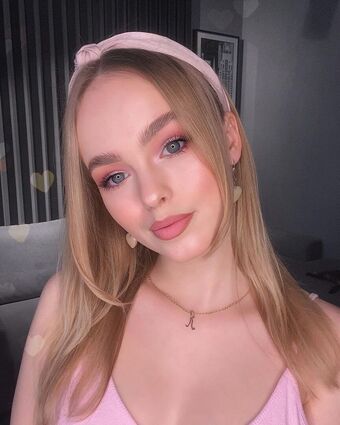 Lumoore Photo Fuites Nudes OnlyFans 1
