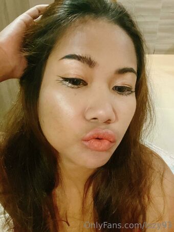 luzy93 Photo Fuites Nudes OnlyFans 1