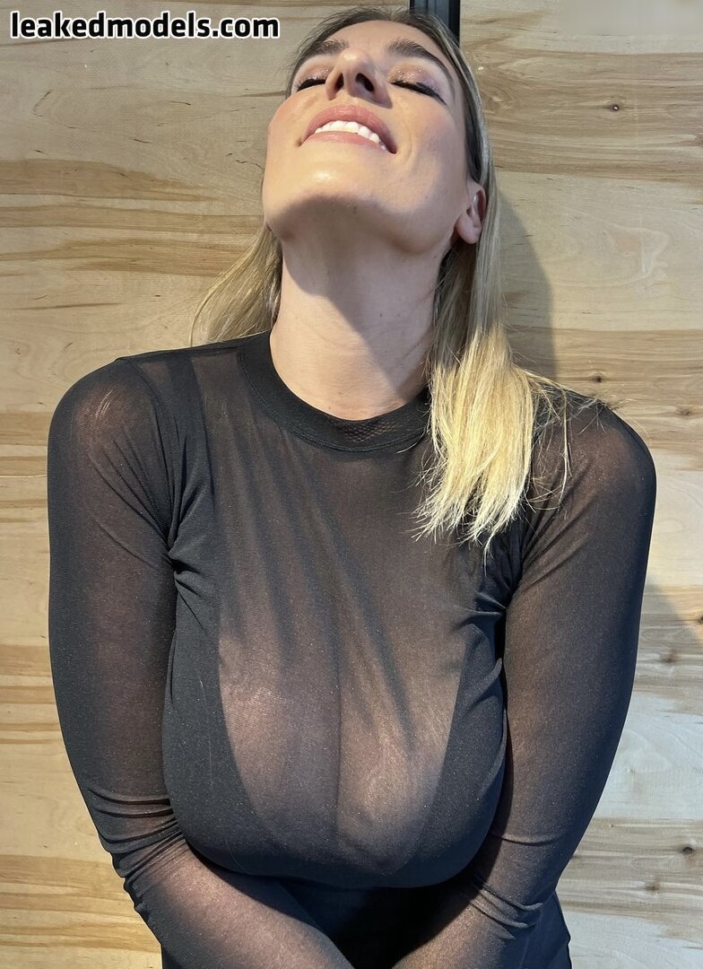 Macarena In The Sun stunning figure