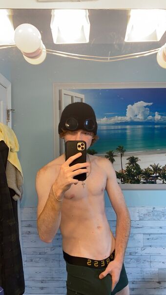 maxisfree Photo Fuites Nudes OnlyFans 20