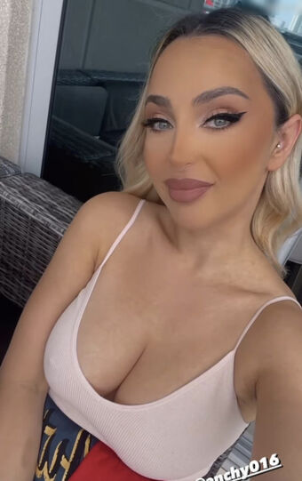 Maya berovic Photo Fuites Nudes OnlyFans 10