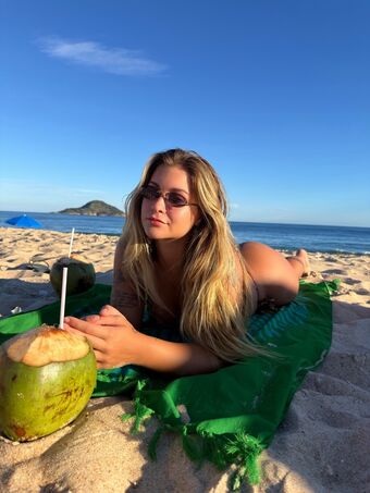 Mel Breia Photo Fuites Nudes OnlyFans 101