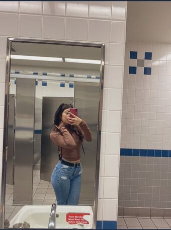 Meli Hernandez Photo Fuites Nudes OnlyFans 7