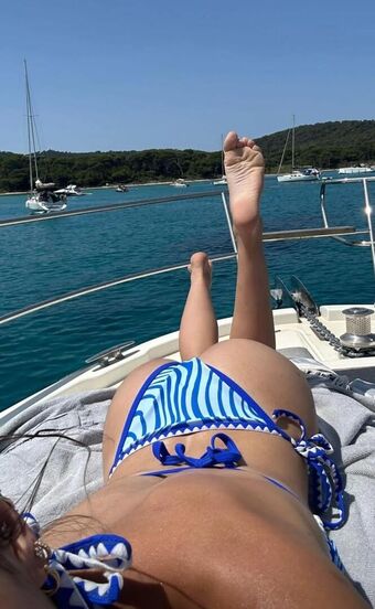 Miel Abt Photo Fuites Nudes OnlyFans 8