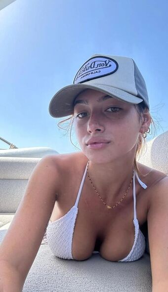 Miel Abt Photo Fuites Nudes OnlyFans 10