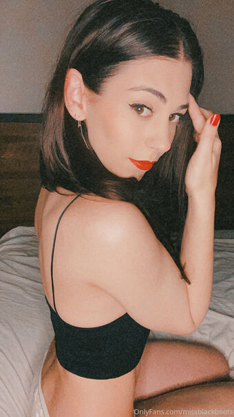 MissBlackBoots