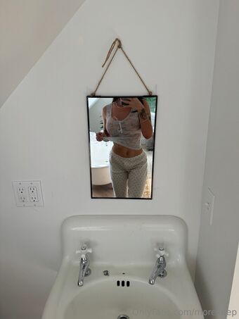 morekeep Photo Fuites Nudes OnlyFans 11