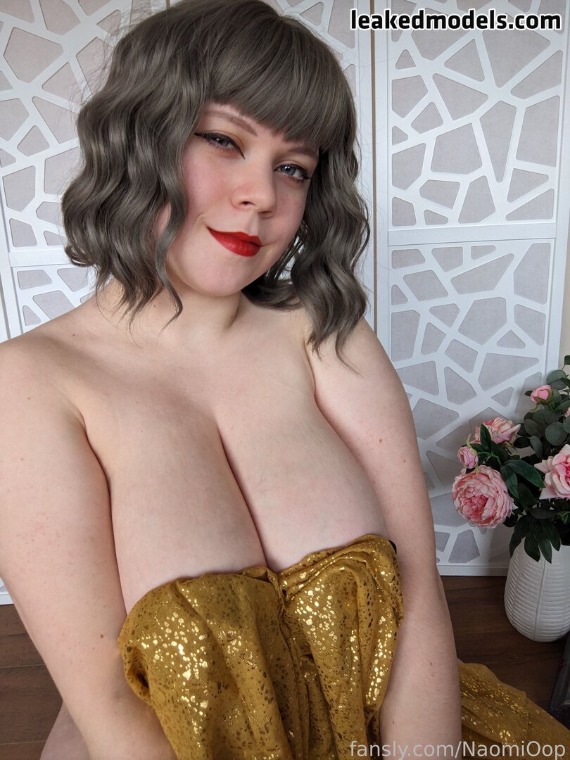 Naomioop nude
