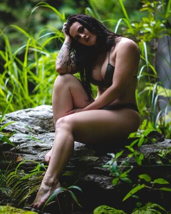 Nerdypeachbabe