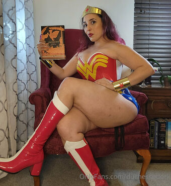 Nina Osegueda, QueenHell