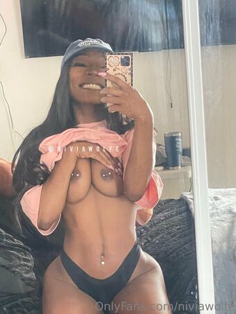 niviawolfe