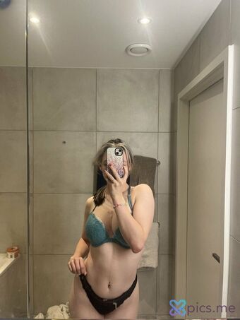 Nomiteee Photo Fuites Nudes OnlyFans 2