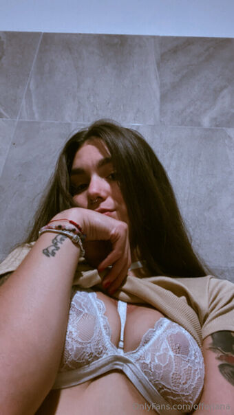 offoriana Photo Fuites Nudes OnlyFans 23